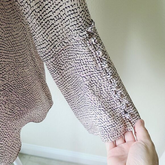 Derek Lam 10 Crosby Blouse Sz 8 Button Sleeve 100% Silk Whimsy Cottagecore Pink - Picture 2 of 11